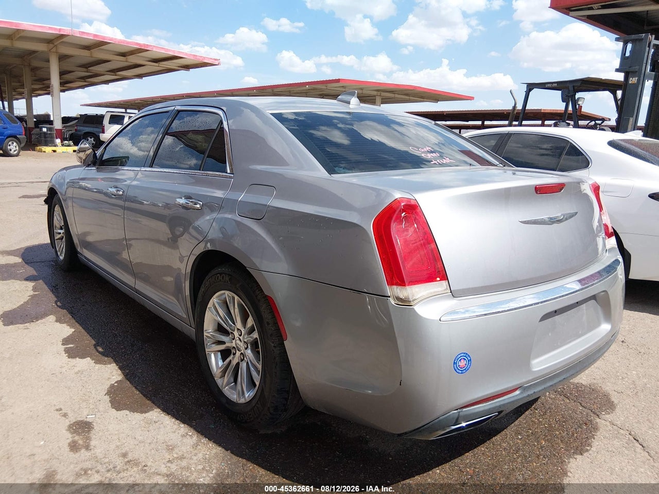 2C3CCAEG2FH****** · 2015 CHRYSLER 300C   · 3/11