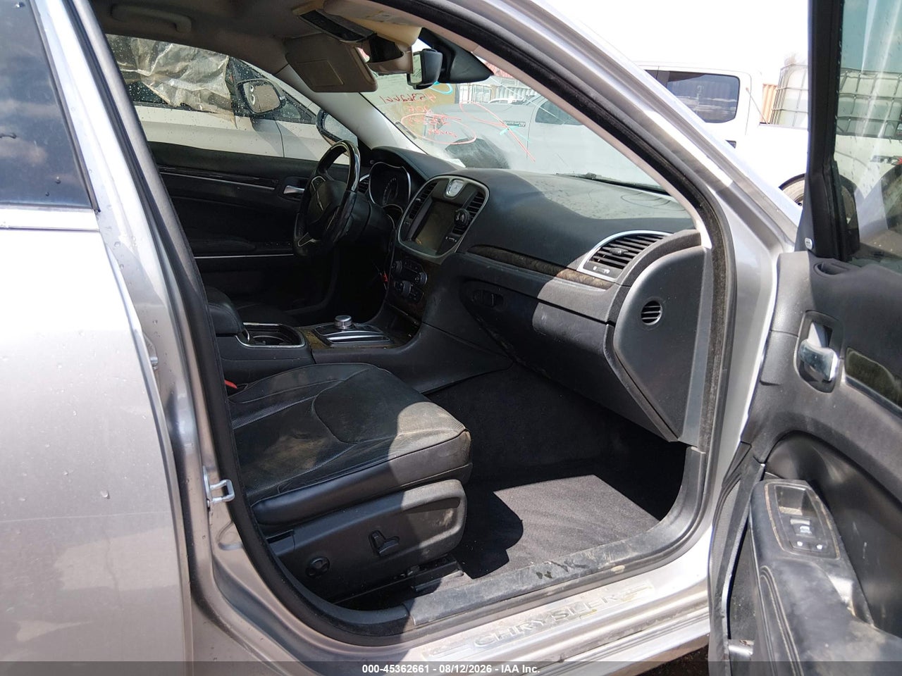 2C3CCAEG2FH****** · 2015 CHRYSLER 300C   · 5/11