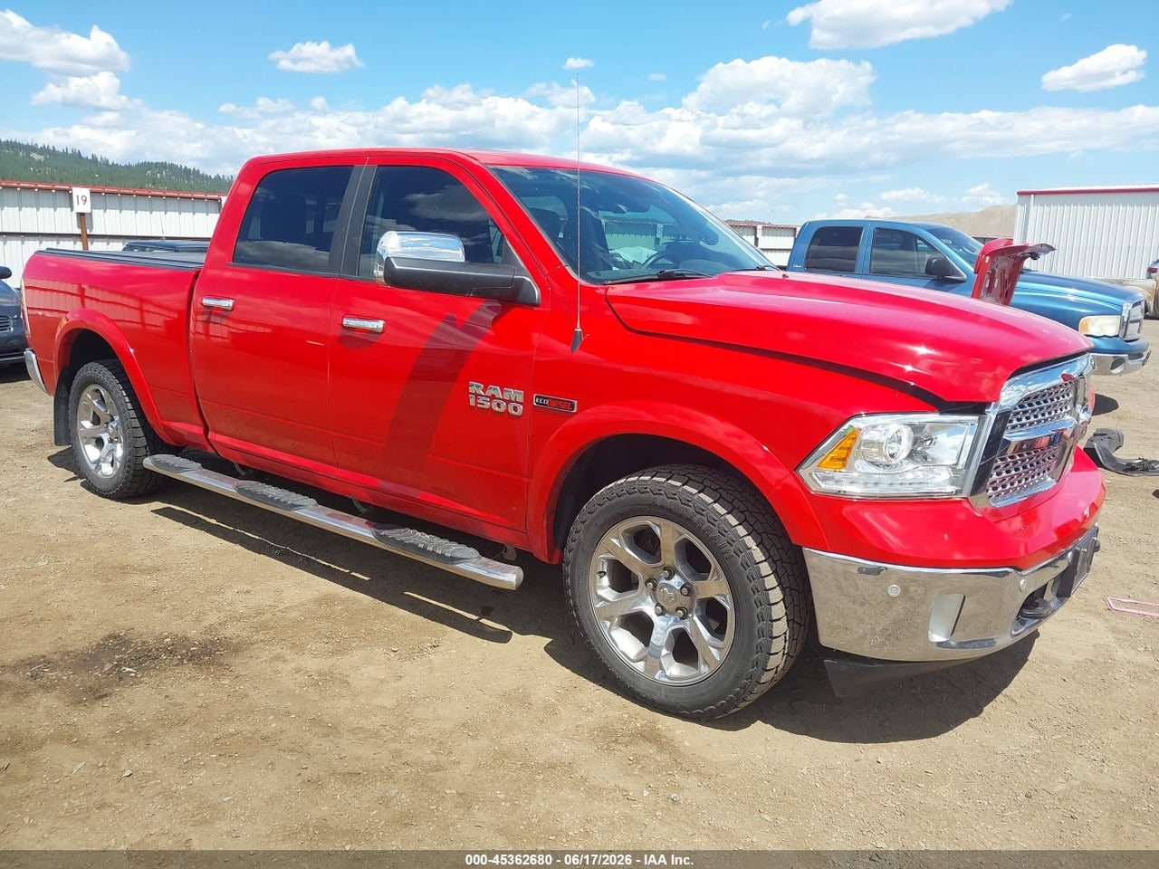 1C6RR7VM9JS****** · 2018 RAM 1500 LARAMIE  4X4 6'4 BOX