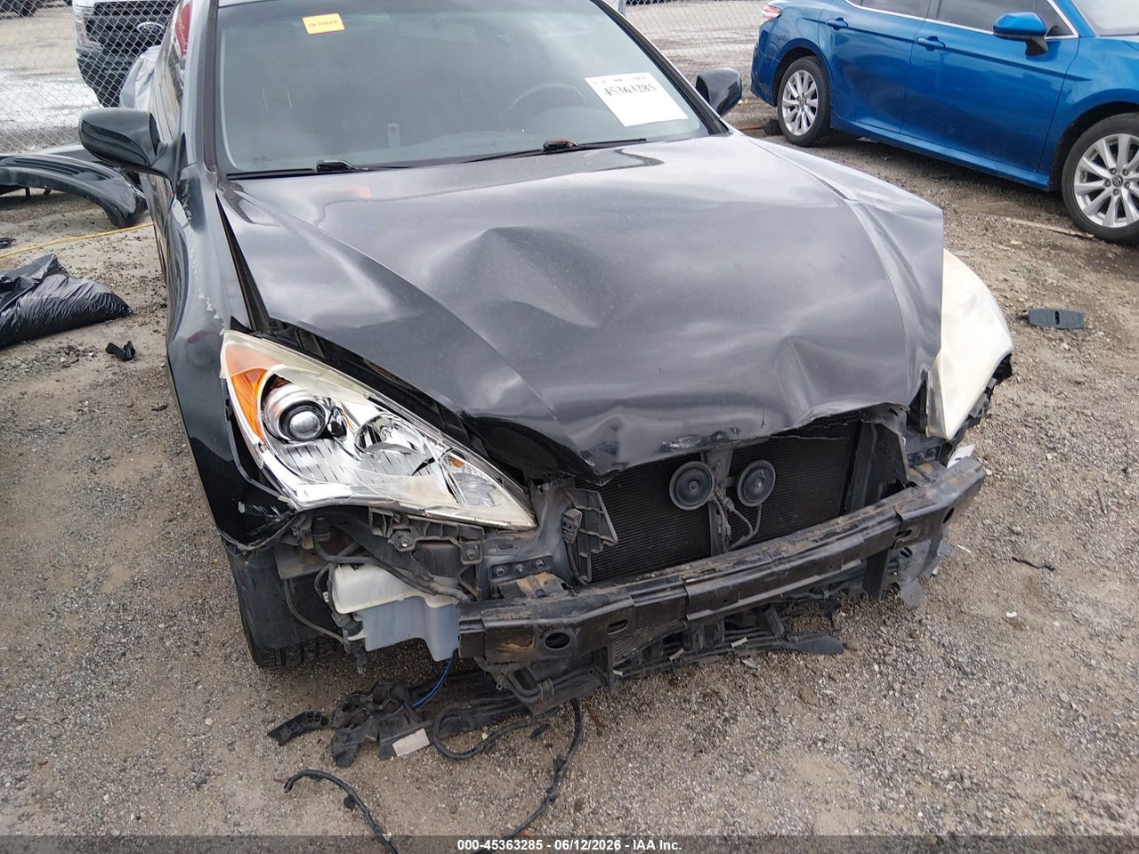2010 HYUNDAI GENESIS 2.0T · 6/11