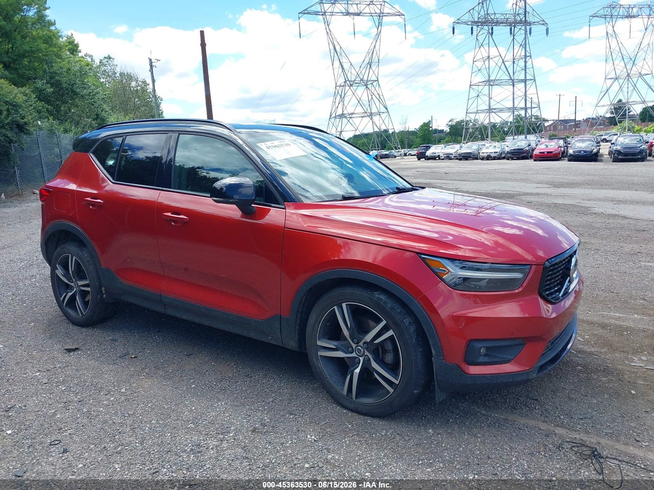 YV4162UM2M2****** · 2021 VOLVO XC40 T5 R-DESIGN