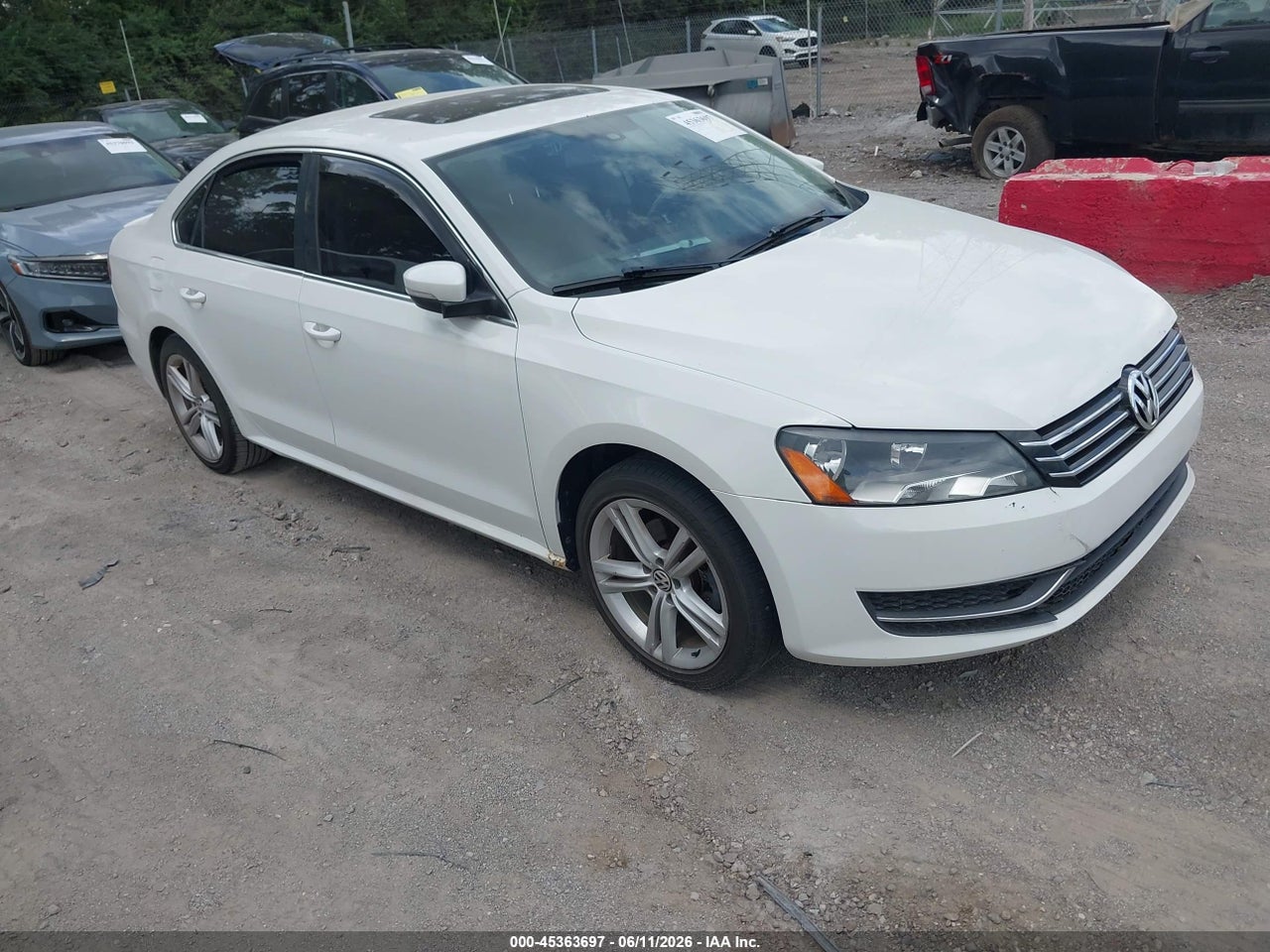 1VWBP7A33EC****** · 2014 VOLKSWAGEN PASSAT 2.5L SE