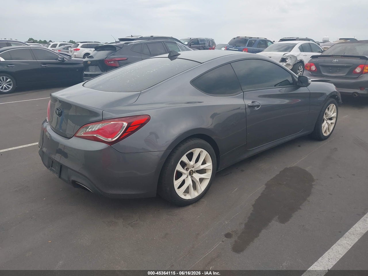 2016 HYUNDAI GENESIS 3.8 BASE · 4/11