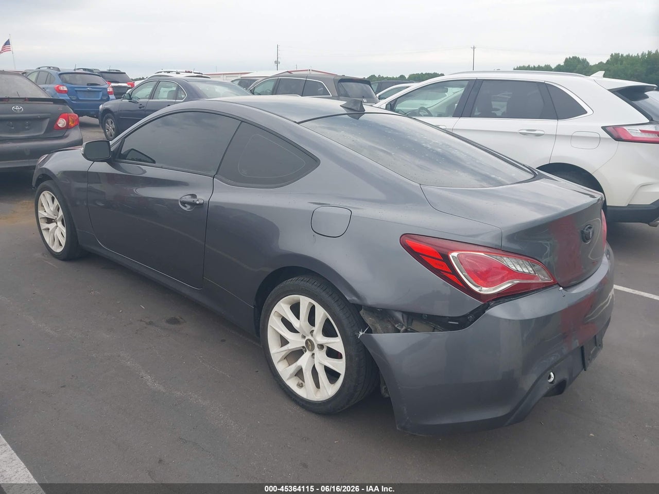 2016 HYUNDAI GENESIS 3.8 BASE · 3/11