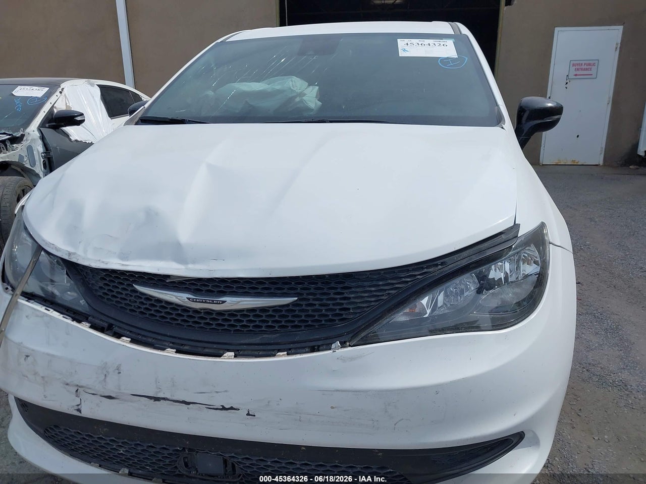 2025 CHRYSLER VOYAGER LX · 6/10