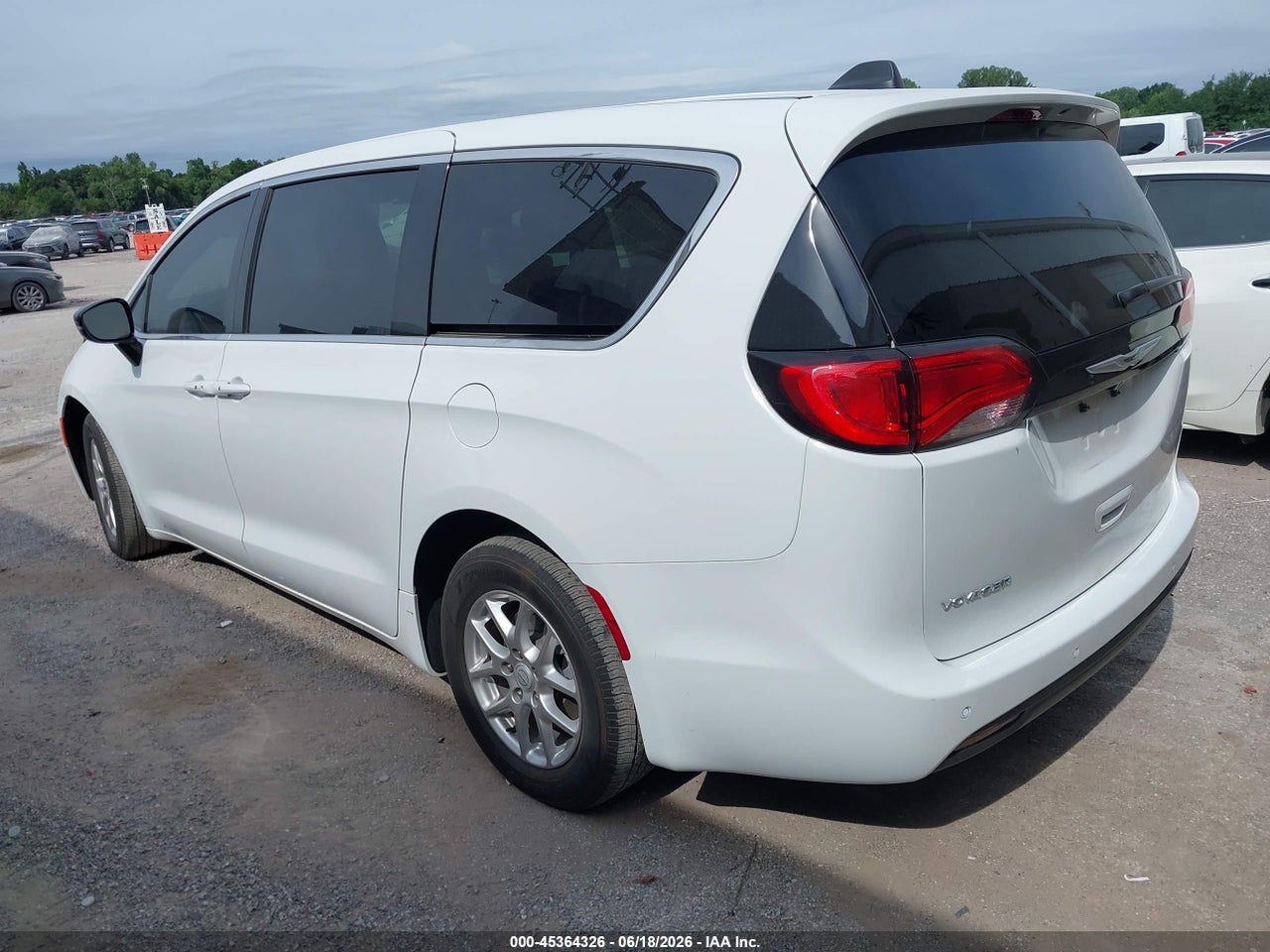 2025 CHRYSLER VOYAGER LX · 3/10