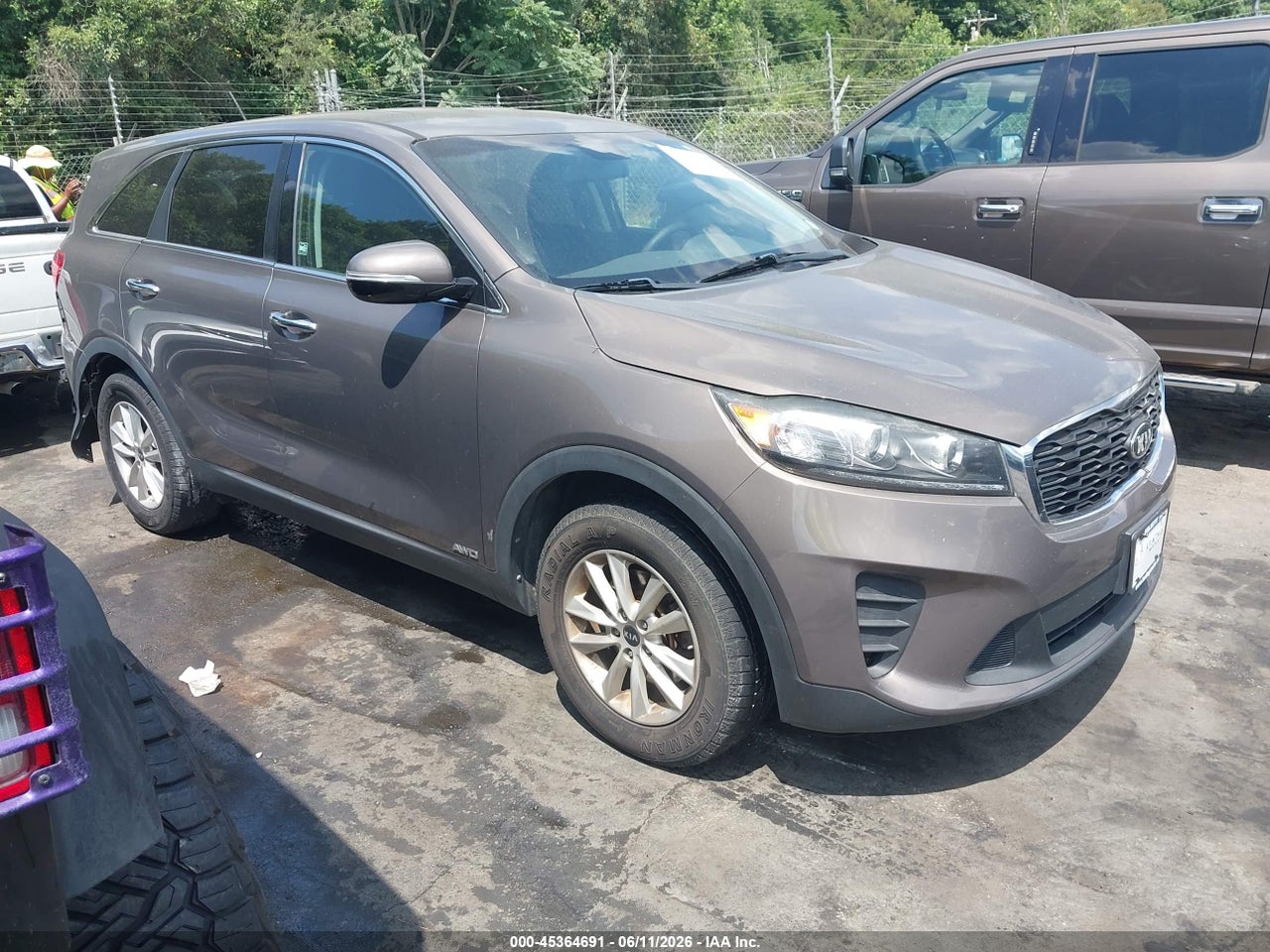 5XYPGDA36KG****** · 2019 KIA SORENTO 2.4L LX