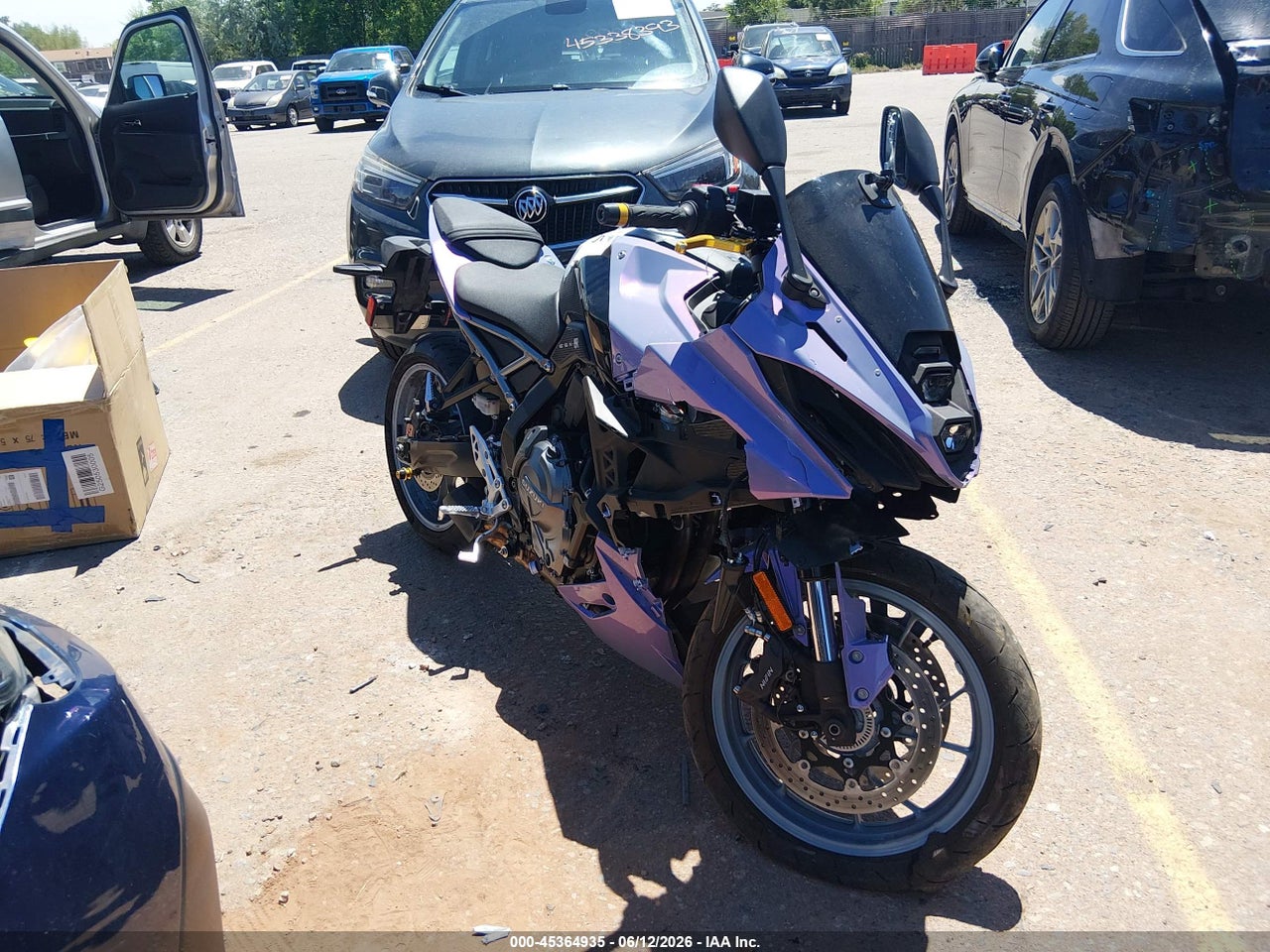 JS1EM13B7R7****** · 2024 SUZUKI GSX800 F