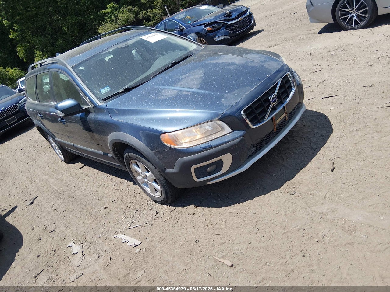 YV4BZ982X81****** · 2008 VOLVO XC70 3.2