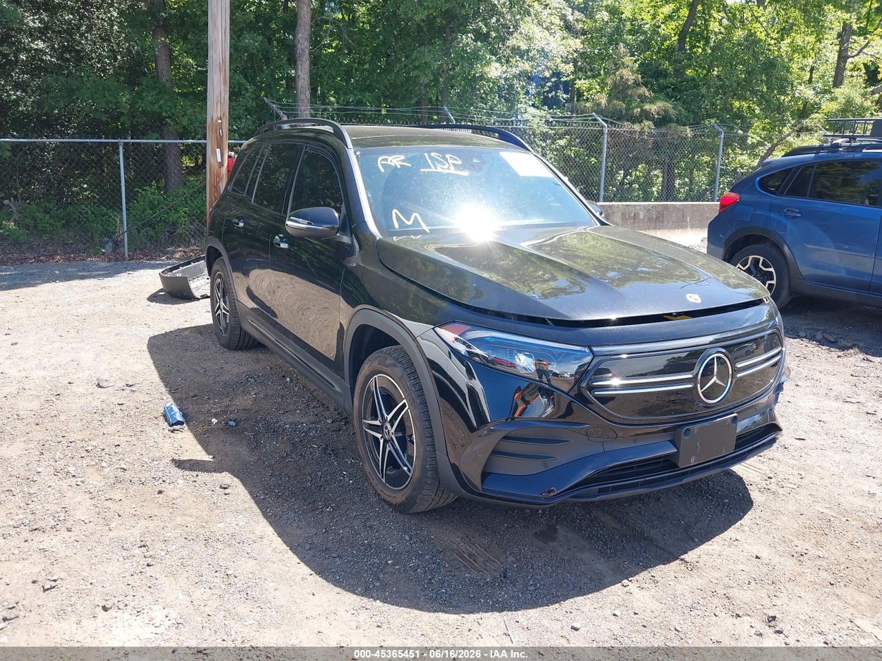 W1N9M0KBXPN****** · 2023 MERCEDES-BENZ EQB 300 SUV 4MATIC