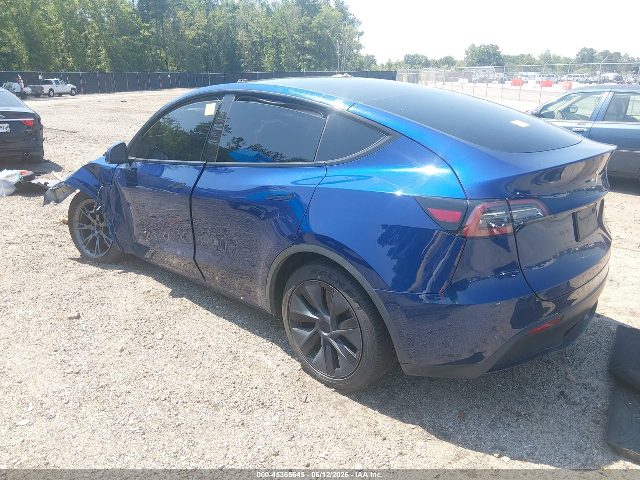 2025 TESLA MODEL Y LONG RANGE DUAL MOTOR ALL-WHEEL DRIVE · 3/9