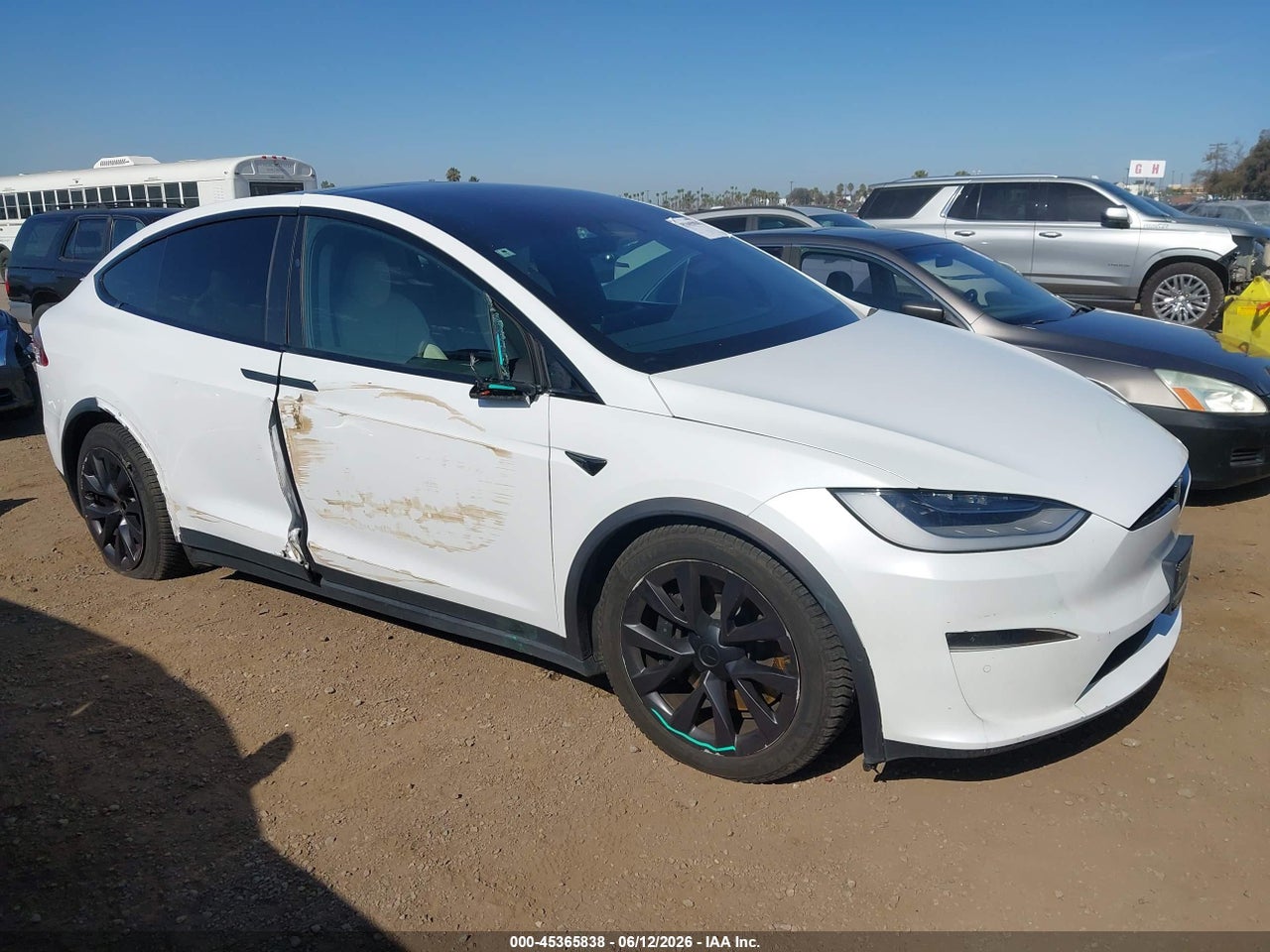 7SAXCBE56NF****** · 2022 TESLA MODEL X DUAL MOTOR ALL-WHEEL DRIVE