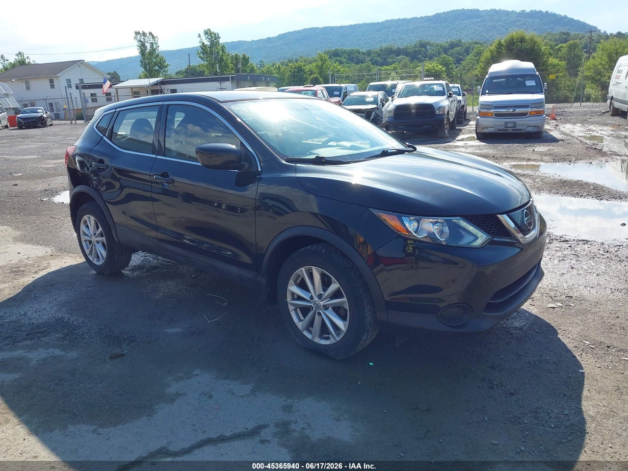 JN1BJ1CR0JW****** · 2018 NISSAN ROGUE SPORT S