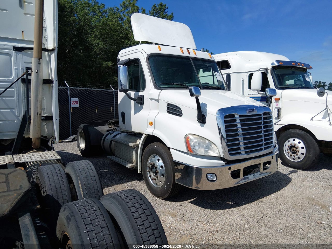 1FUBGADV0DL****** · 2013 FREIGHTLINER CASCADIA 113