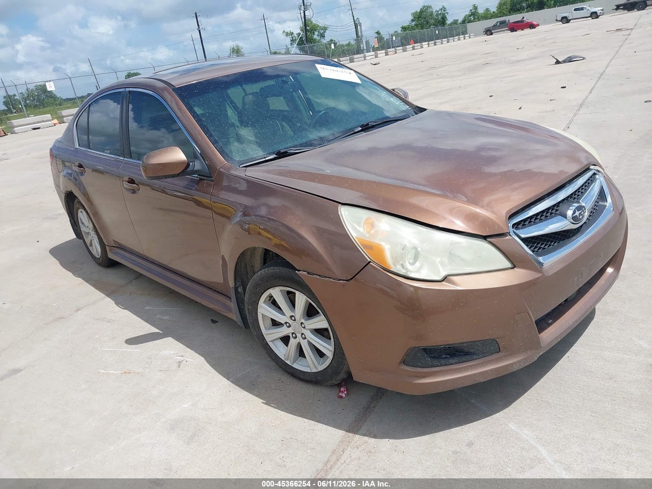 4S3BMCG67B3****** · 2011 SUBARU LEGACY 2.5I PREMIUM