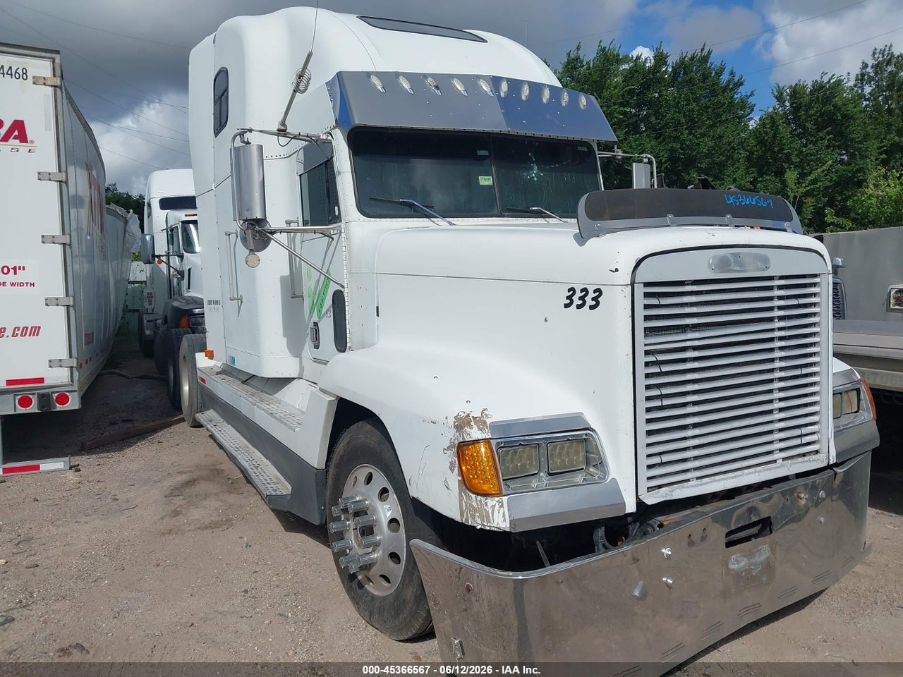 1FUYDZYB8WP****** · 1998 FREIGHTLINER CONVENTIONAL FLD120