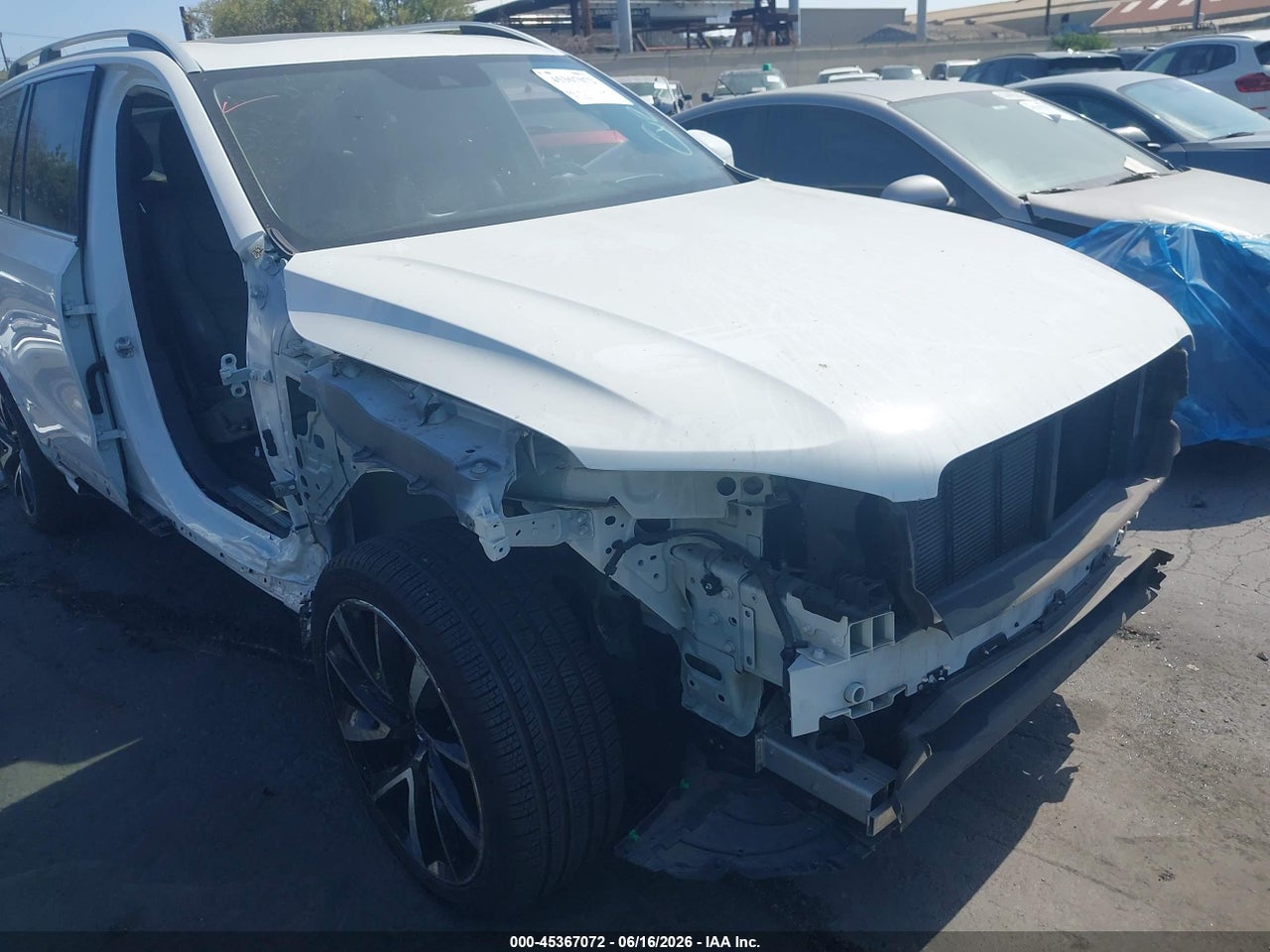 2019 VOLVO XC90 T6 MOMENTUM · 6/11