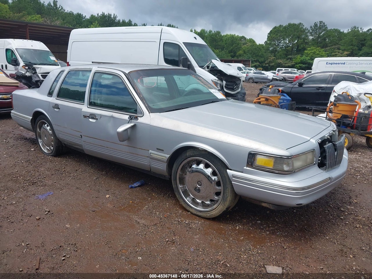 1LNLM81W8VY****** · 1997 LINCOLN TOWN CAR EXECUTIVE