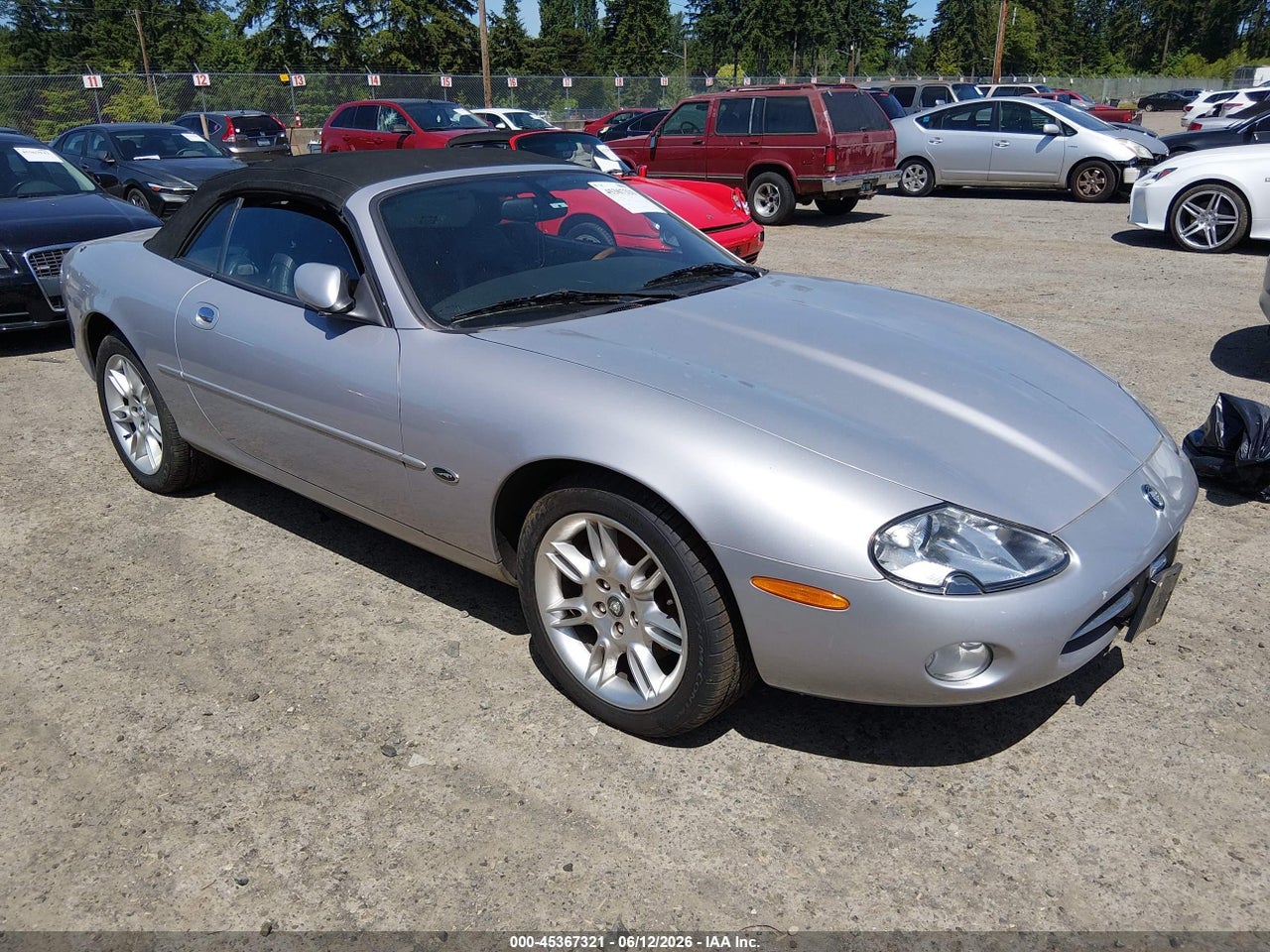 SAJDA42C51N****** · 2001 JAGUAR XK8