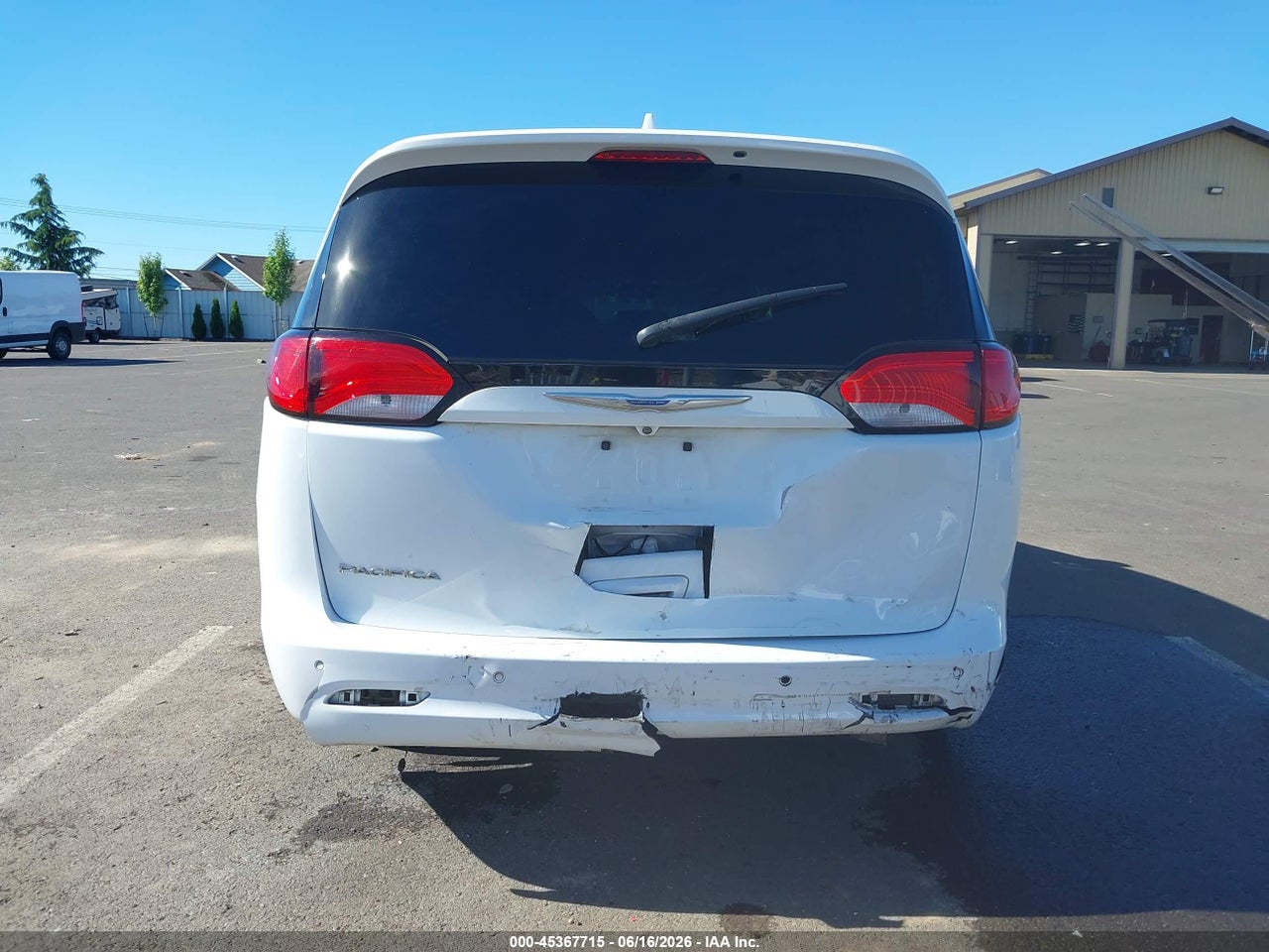 2017 CHRYSLER PACIFICA LX · 6/11