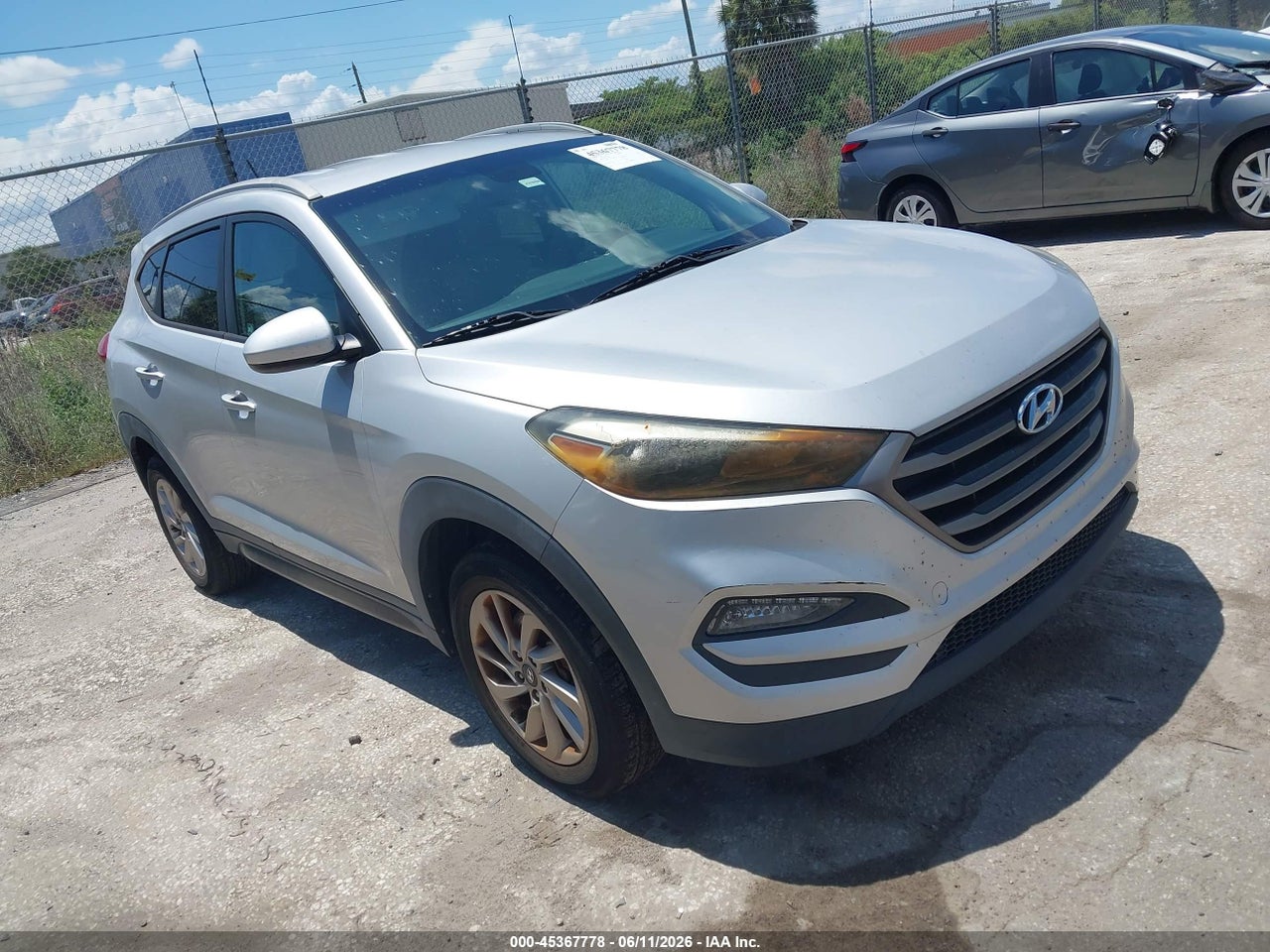 KM8J33A49GU****** · 2016 HYUNDAI TUCSON SE