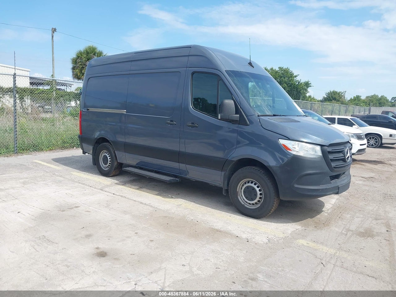 WD4PF0CD1KP****** · 2019 MERCEDES-BENZ SPRINTER 2500 STANDARD ROOF V6