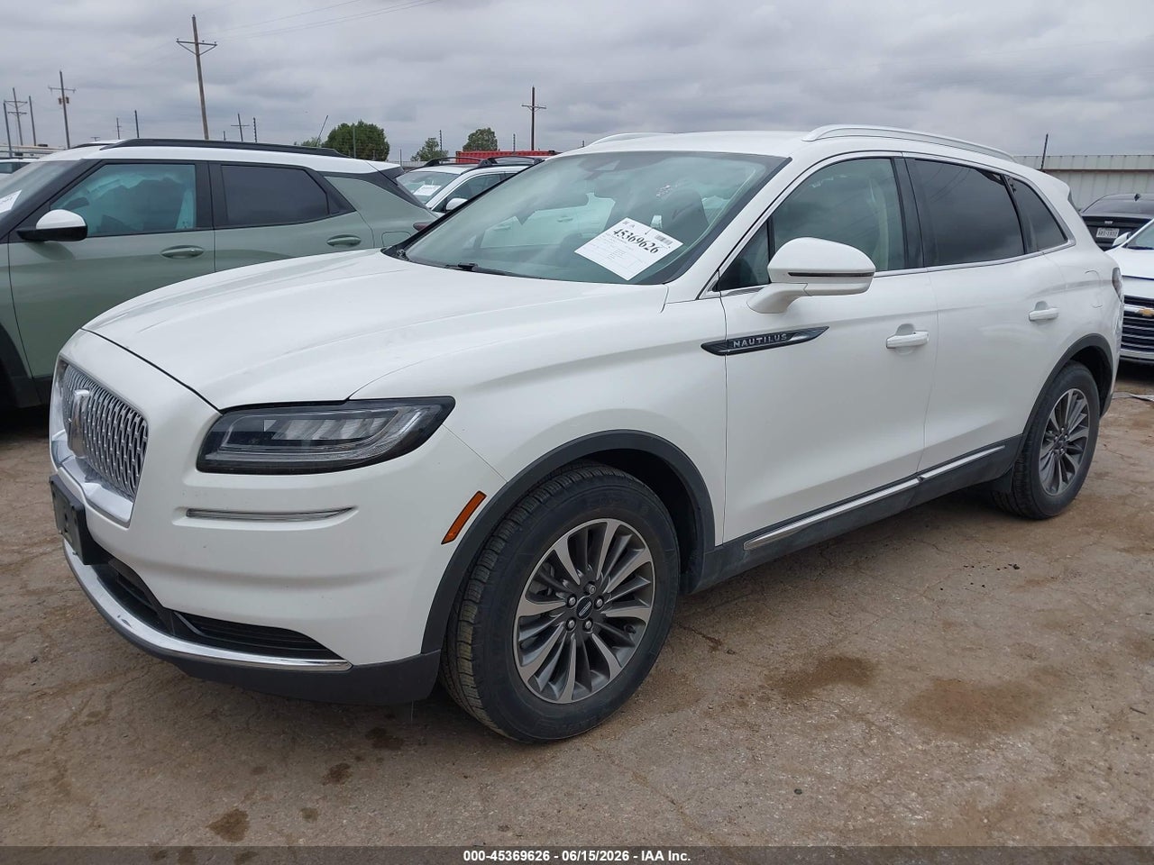 2022 LINCOLN NAUTILUS STANDARD · 2/11