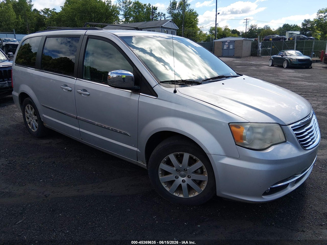 2A4RR8DG6BR****** · 2011 CHRYSLER TOWN &amp; COUNTRY TOURING-L