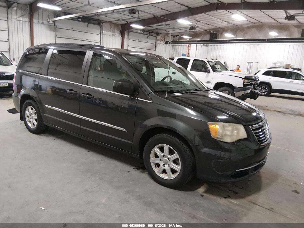 2A4RR5DGXBR****** · 2011 CHRYSLER TOWN &amp; COUNTRY TOURING