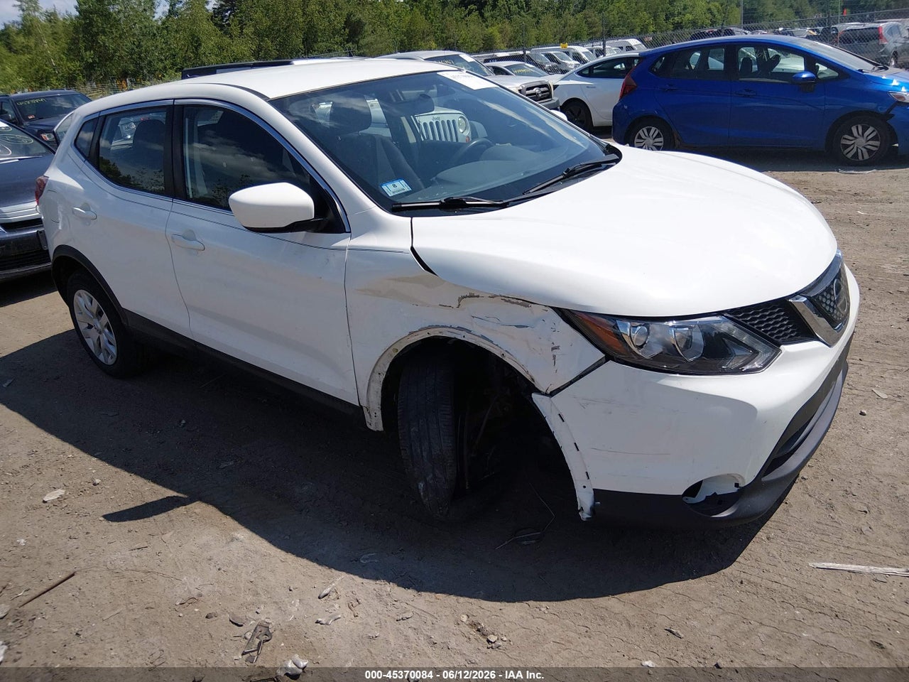 JN1BJ1CR9JW****** · 2018 NISSAN ROGUE SPORT S