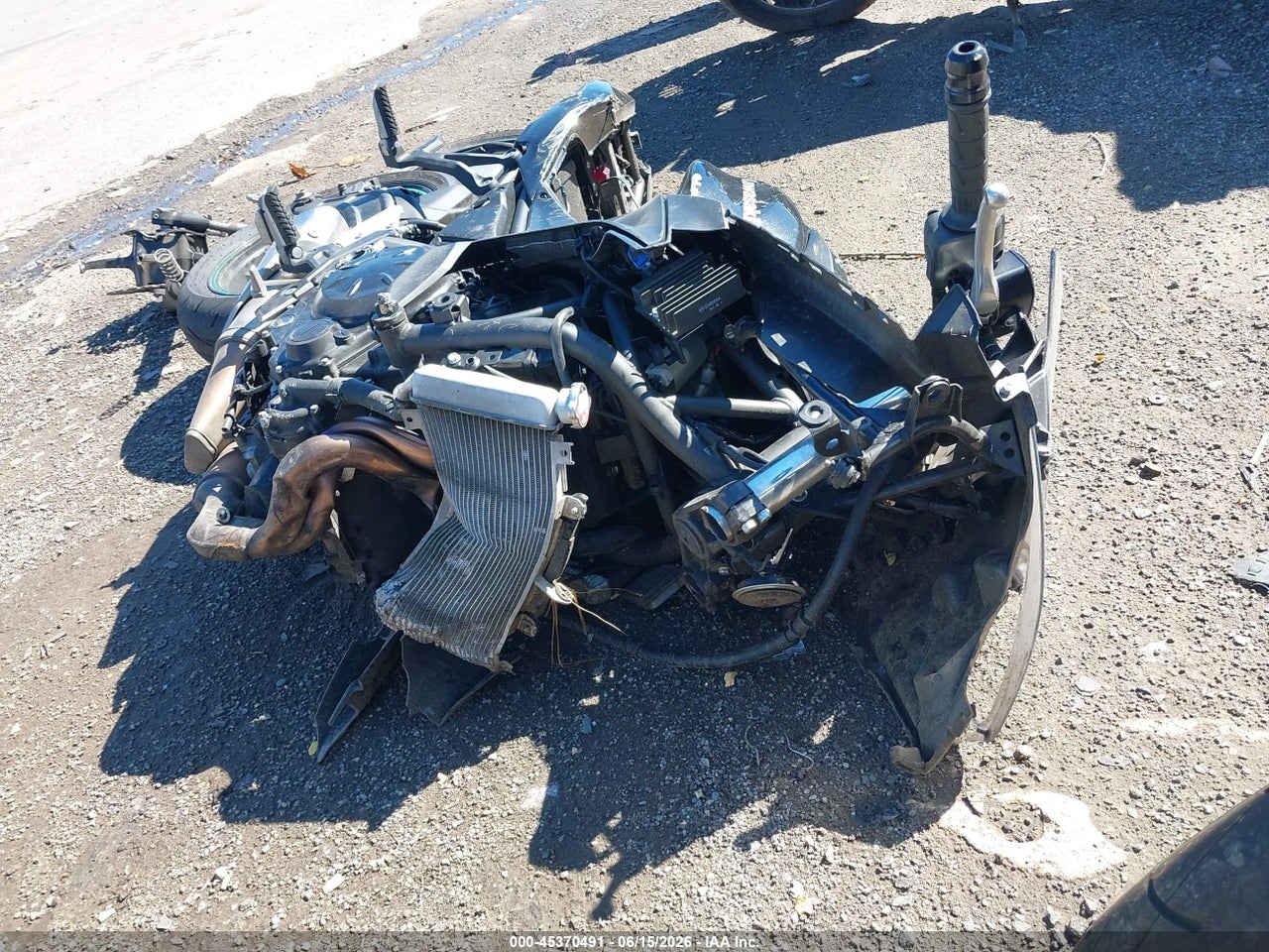 2025 KAWASAKI EX650 R · 5/11