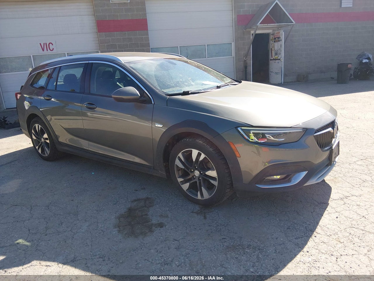 W04GU8SX6J1****** · 2018 BUICK REGAL TOURX PREFERRED