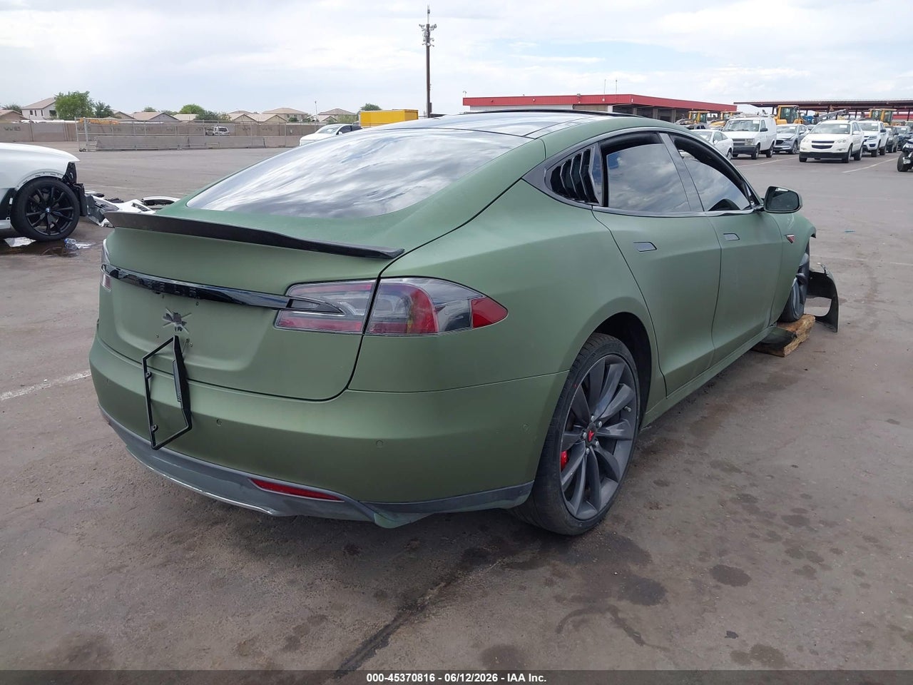 2015 TESLA MODEL S 70D/85D/P85D · 4/10