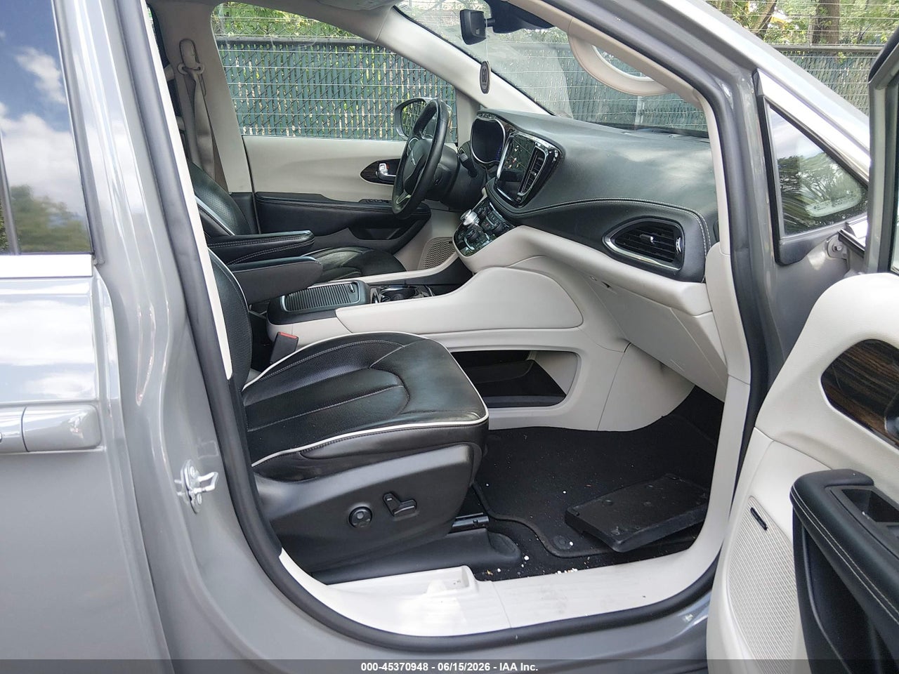 2022 CHRYSLER PACIFICA LIMITED · 5/11