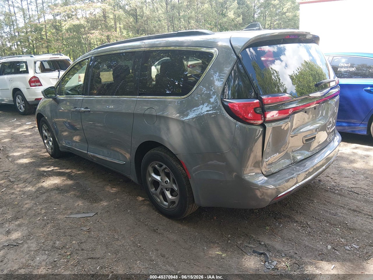 2022 CHRYSLER PACIFICA LIMITED · 3/11