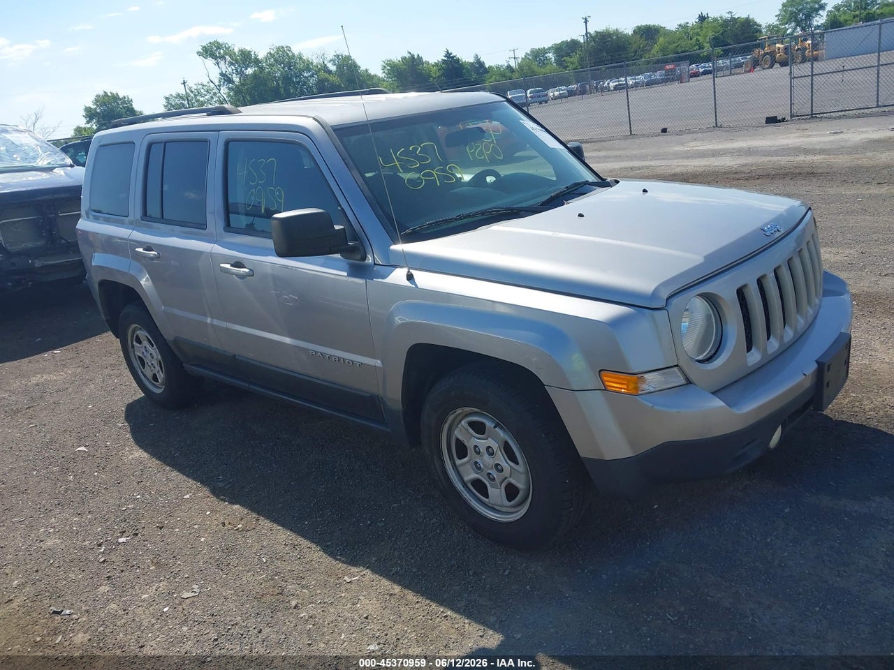 1C4NJPBA5FD****** · 2015 JEEP PATRIOT SPORT