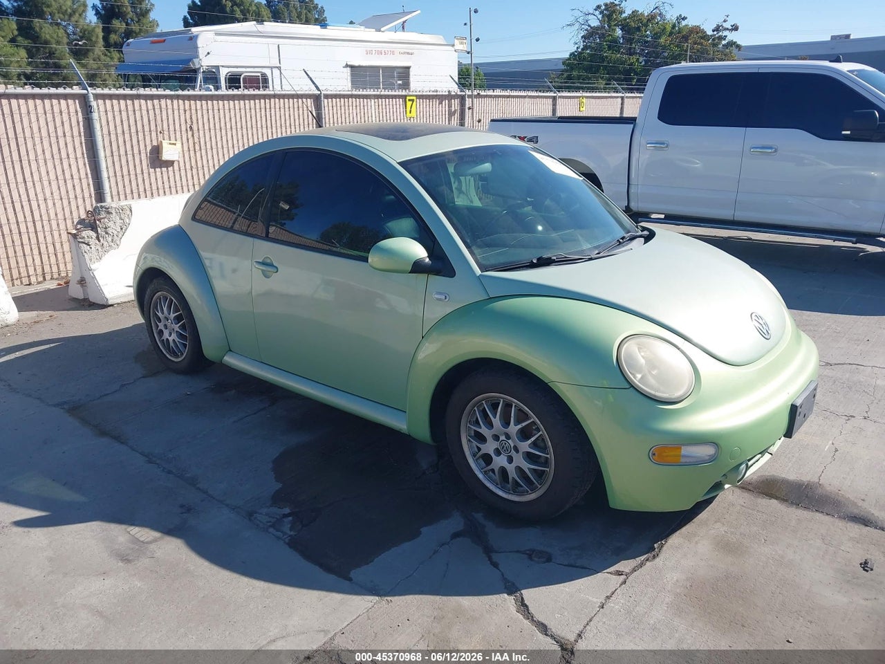 3VWDD21C21M****** · 2001 VOLKSWAGEN NEW BEETLE GLX