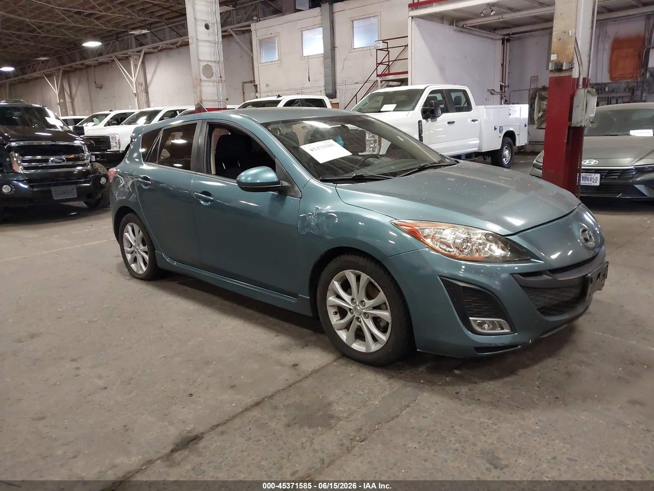 JM1BL1K68B1****** · 2011 MAZDA MAZDA3 S SPORT