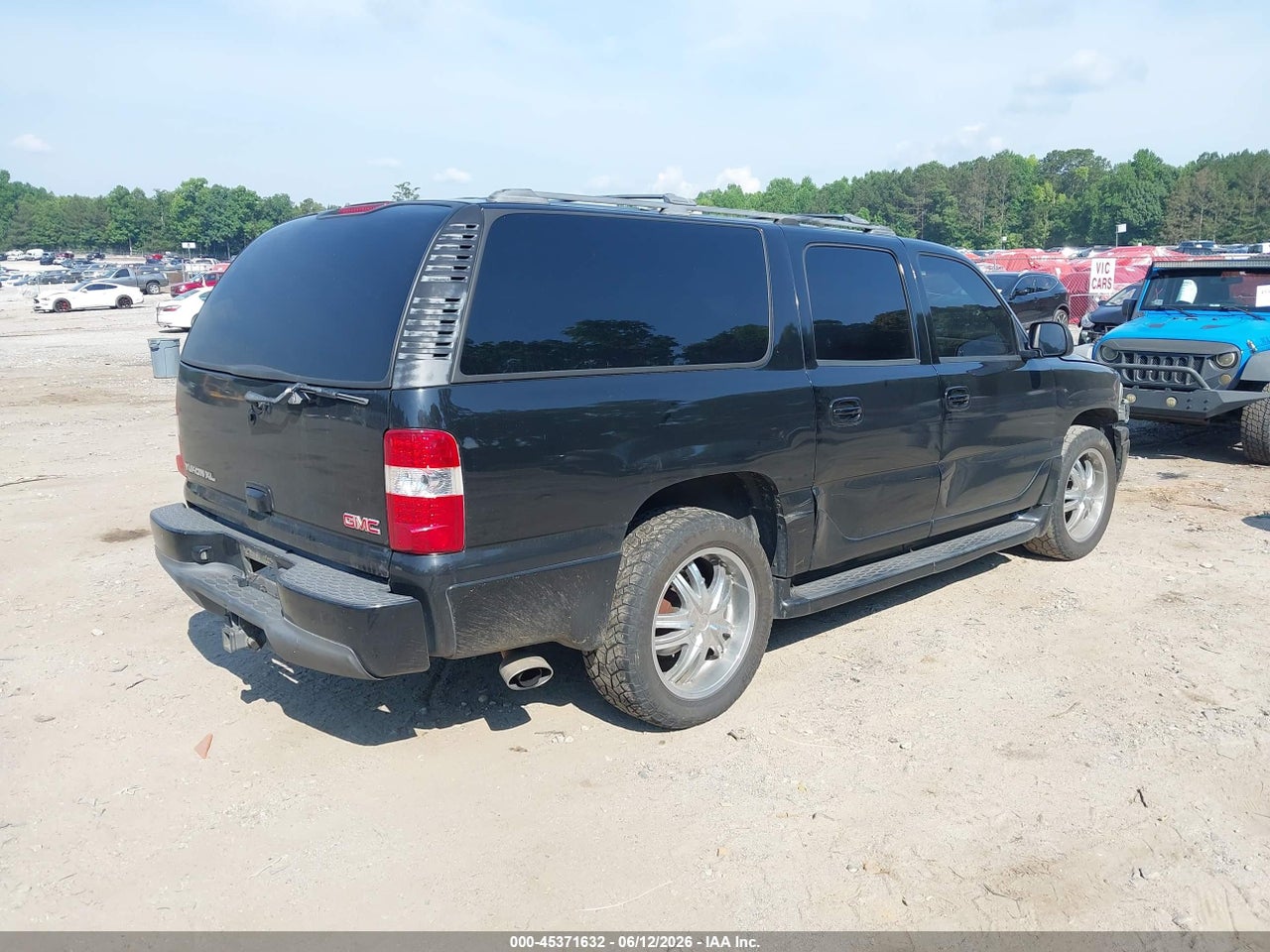 2004 GMC YUKON XL 1500 DENALI · 4/11