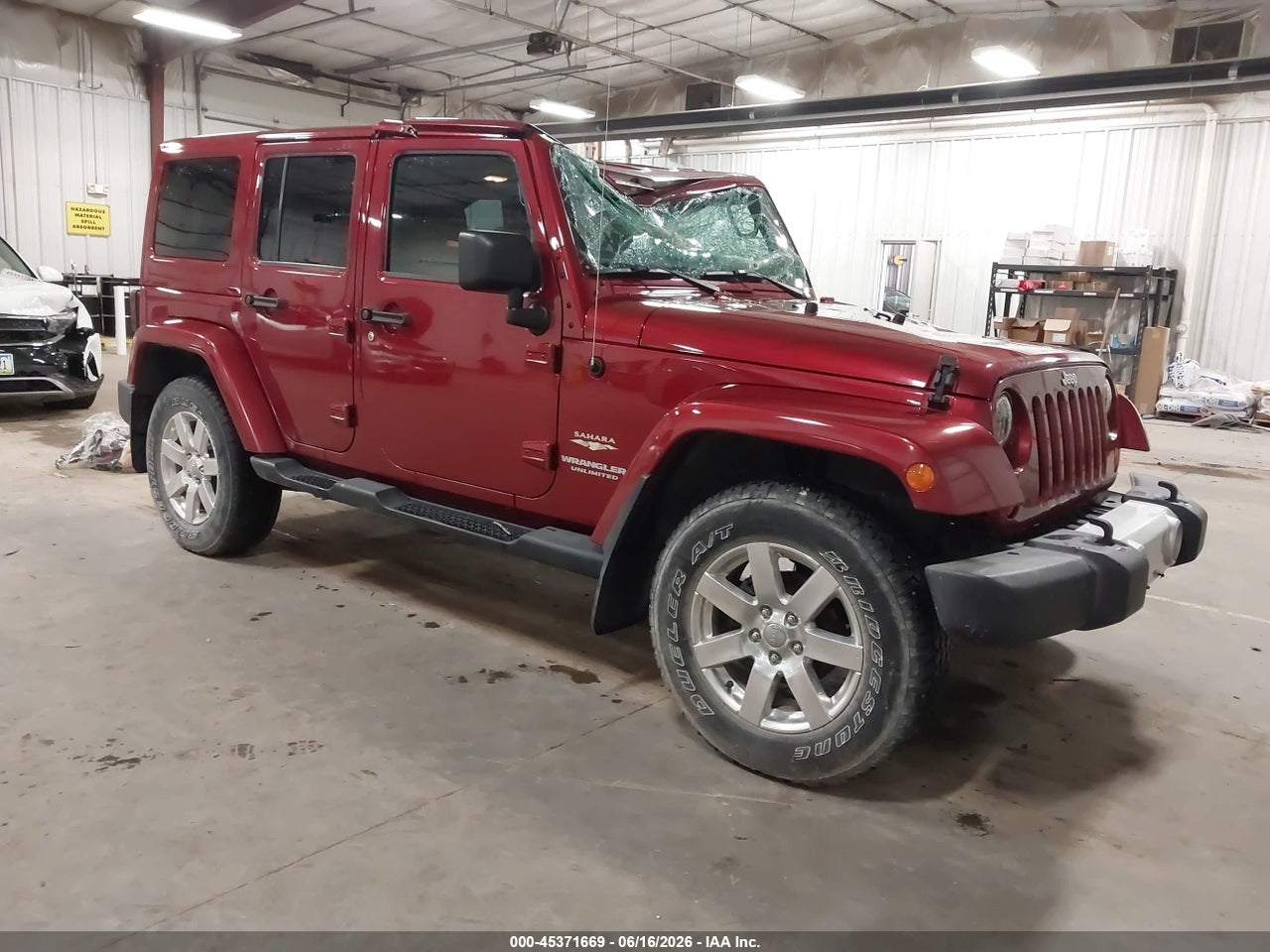 1C4BJWEG2DL****** · 2013 JEEP WRANGLER UNLIMITED SAHARA