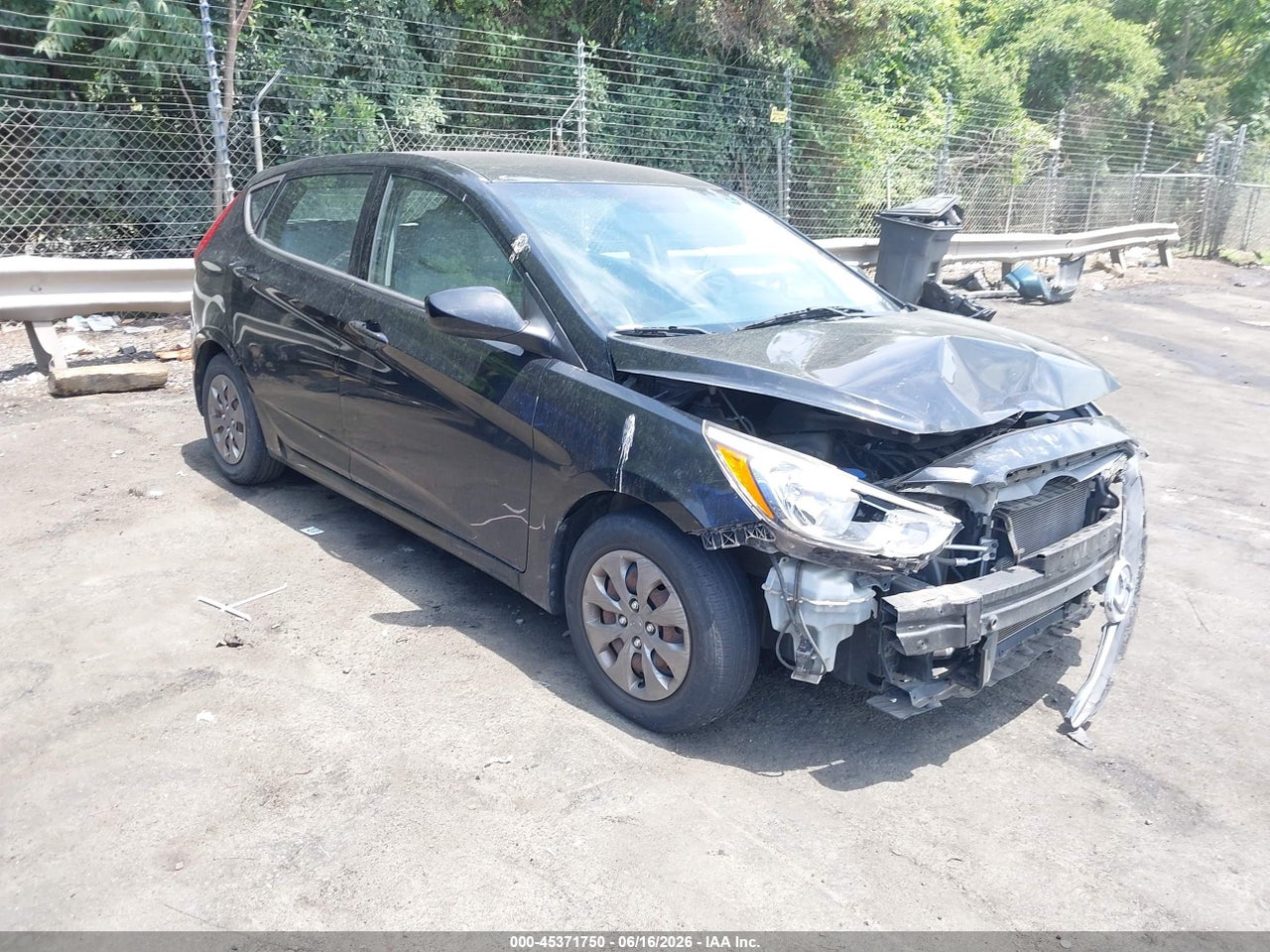 KMHCT5AE4HU****** · 2017 HYUNDAI ACCENT SE