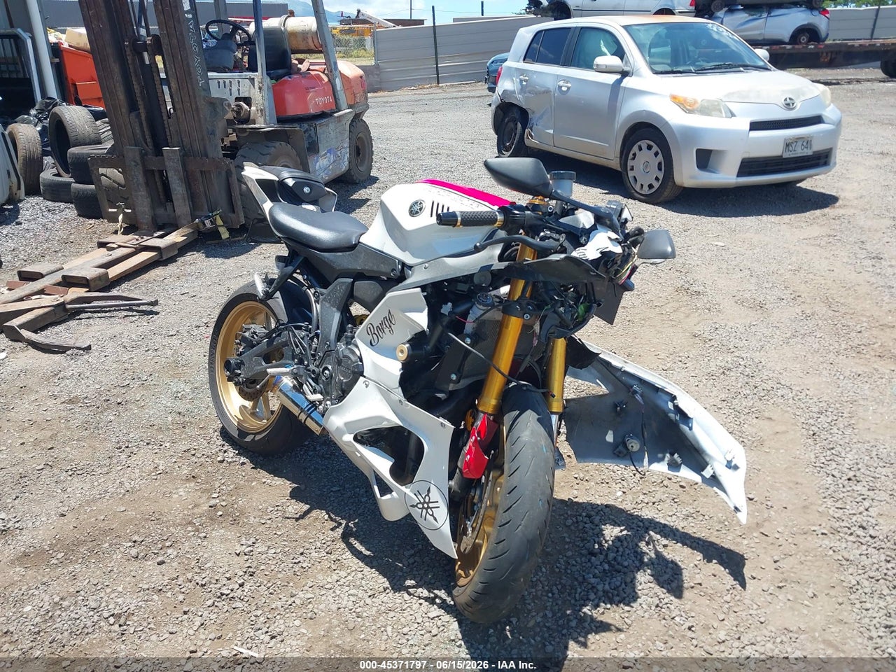 JYARM38E5NA****** · 2022 YAMAHA YZFR7