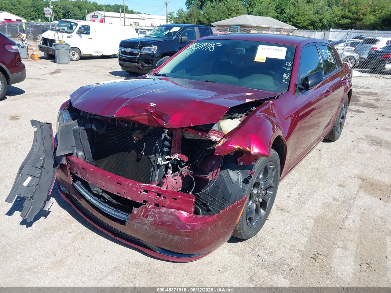 2019 CHRYSLER 300 TOURING AWD · 6/11