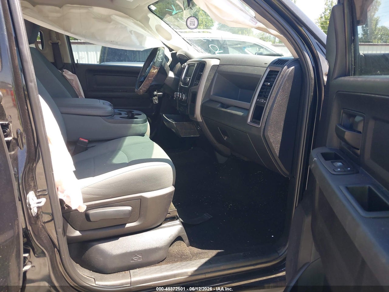 2017 RAM 1500 EXPRESS  4X4 5'7 BOX · 5/11