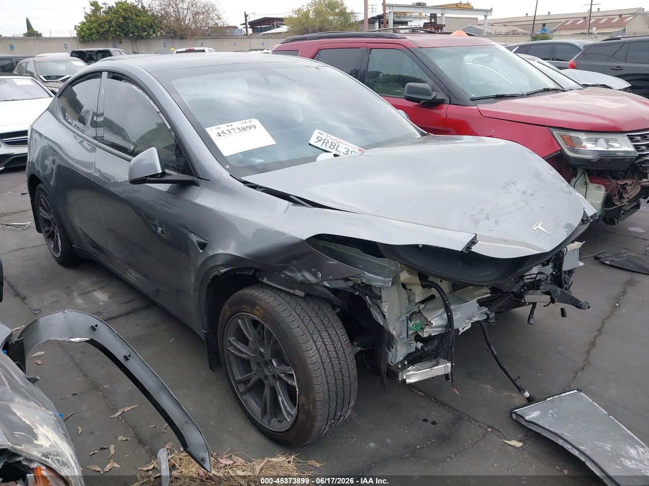 7SAYGAEE9SF****** · 2025 TESLA MODEL Y LONG RANGE DUAL MOTOR ALL-WHEEL DRIVE