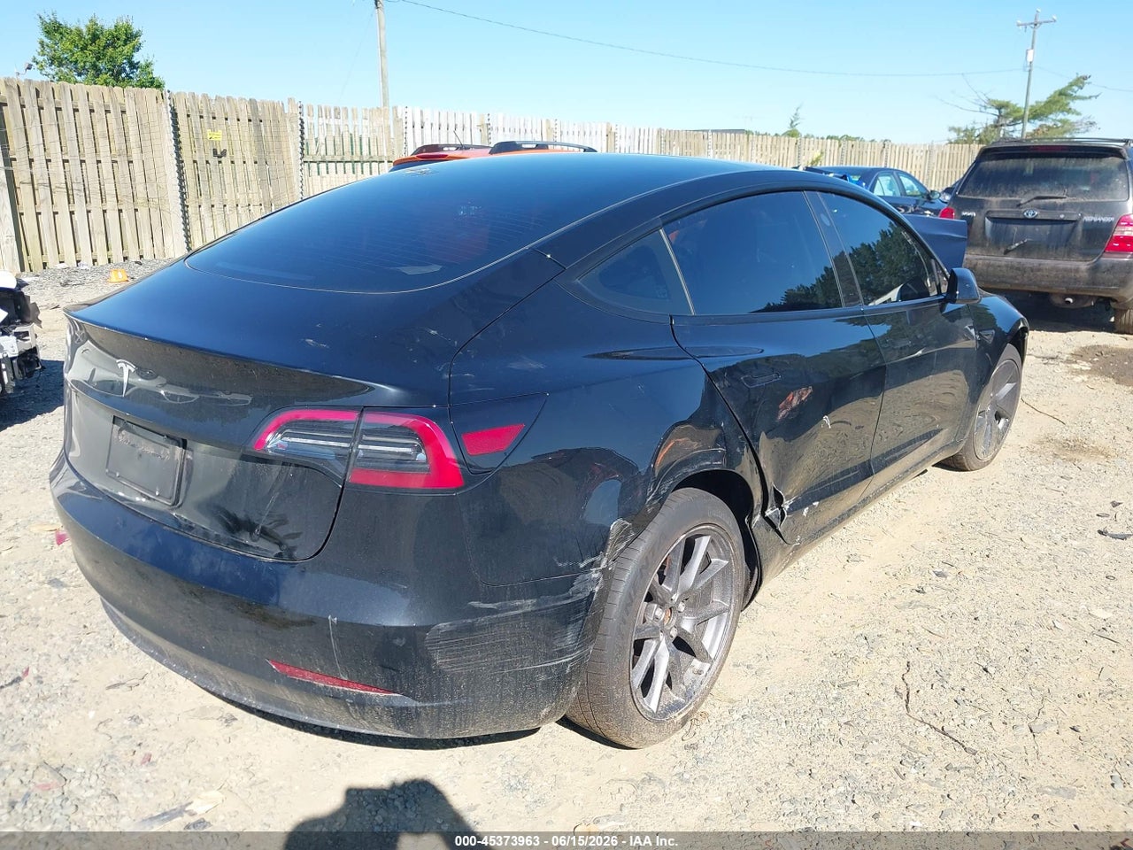 2023 TESLA MODEL 3 REAR-WHEEL DRIVE · 4/6