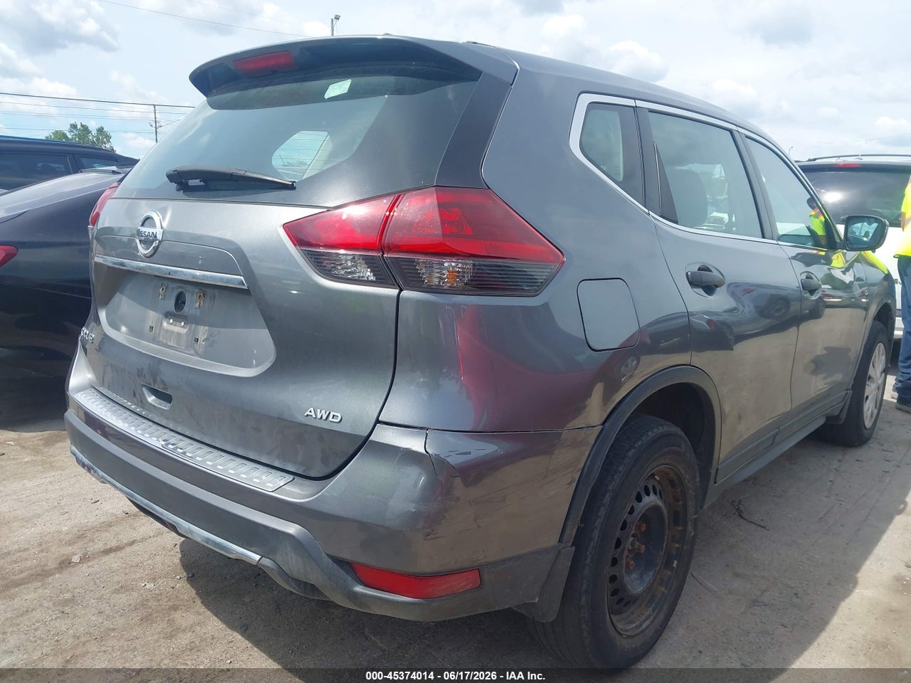 2018 NISSAN ROGUE S · 4/11