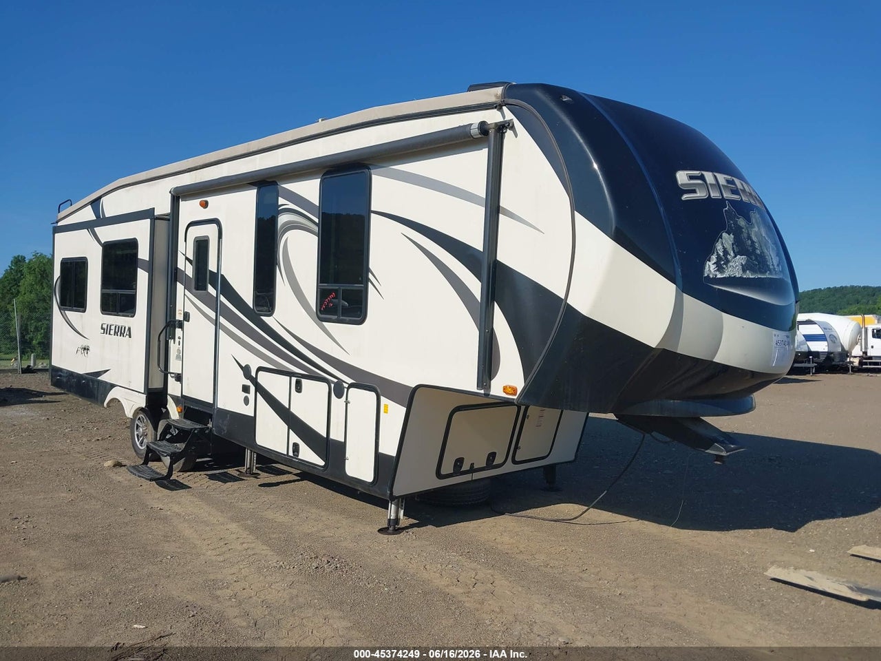 4X4FSEL21GJ****** · 2016 FOREST RIVER SIERRA