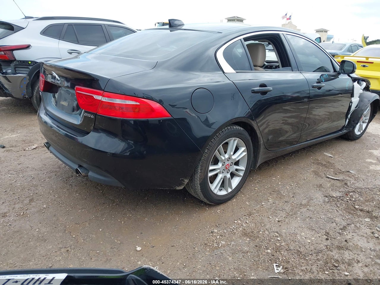 2017 JAGUAR XE 25T PREMIUM · 4/11