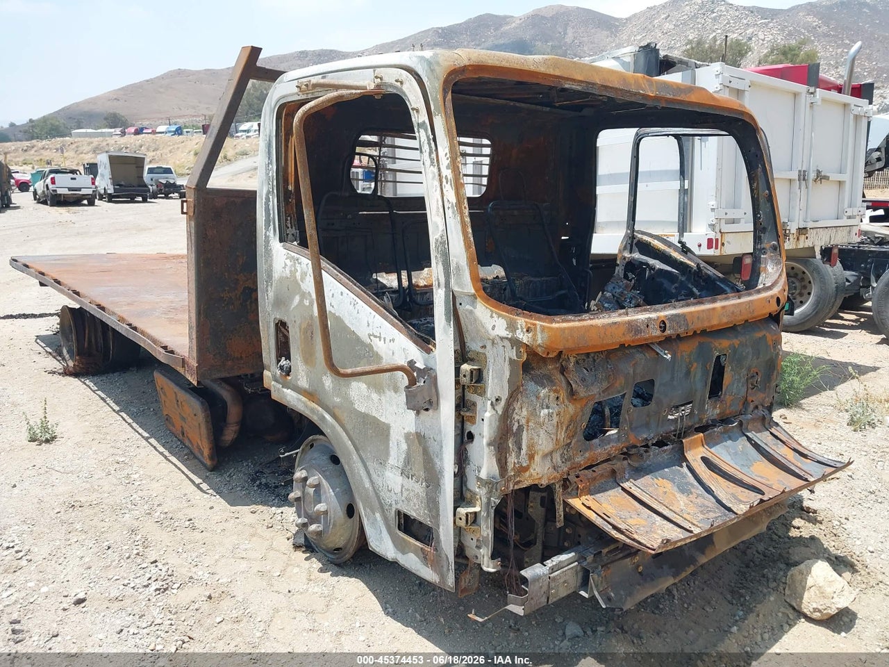 JALE5W16XF7****** · 2015 ISUZU DSL REG AT